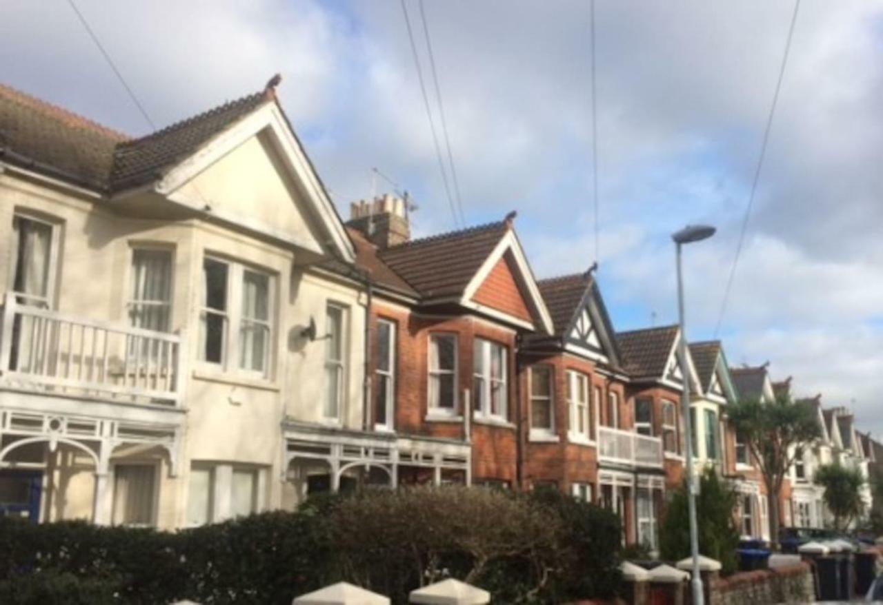 Park View - Two Bedroom * Worthing
